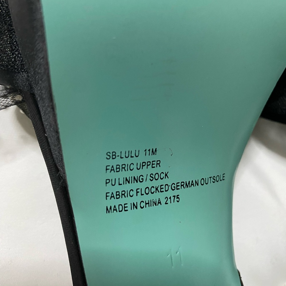 NEW Betsey Johnson Lulu Heeled Black and White Sandals, Size 11 - fit size 10 - Picture 7 of 13